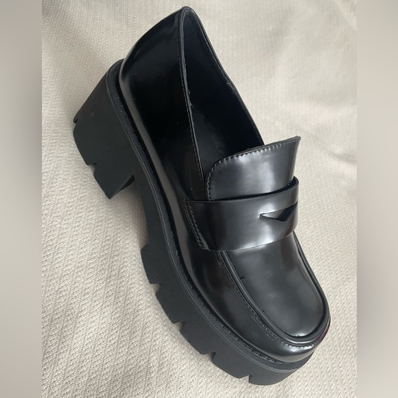 Madden Girl Essential Women’s Mary Jane Loafers - Picture 4 of 5